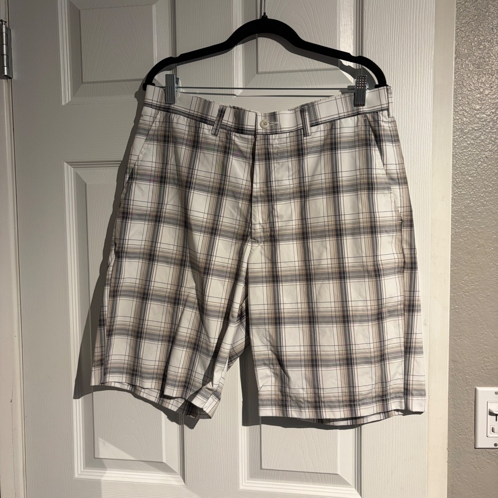 Ben Hogan Performance Mens Plaid Golf Shorts White Grey Tan Size 34 Flat Front